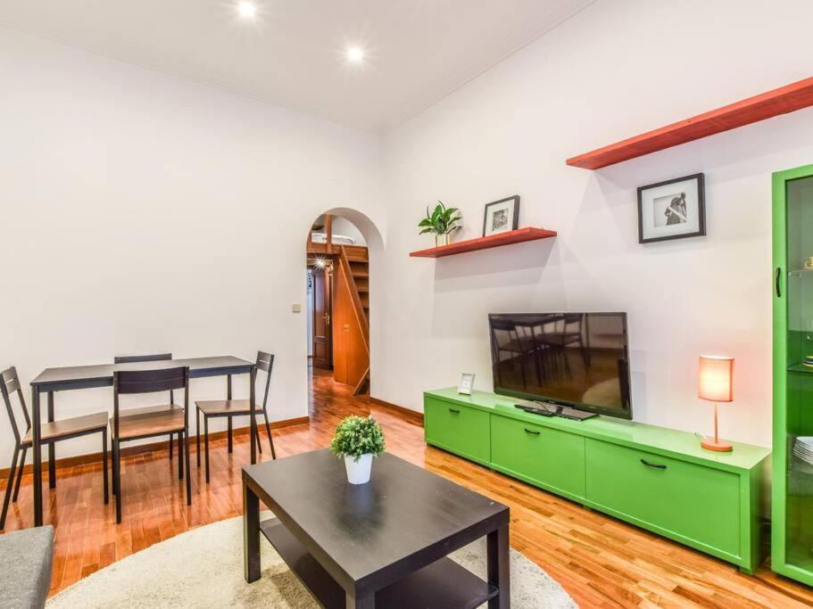 Apartamento Puente De Segovia Apartment Мадрид Екстериор снимка